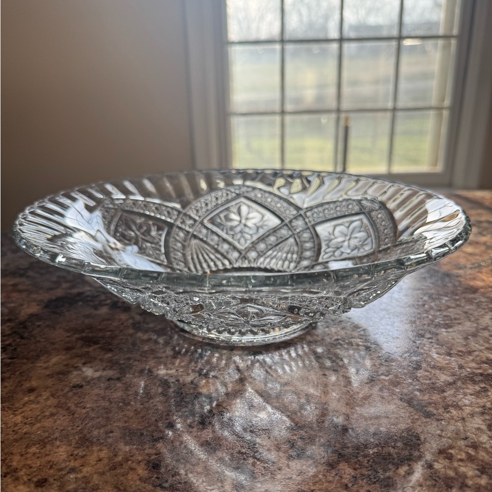 Vintage Indiana Glass serving bowl - Picture 6 of 6
